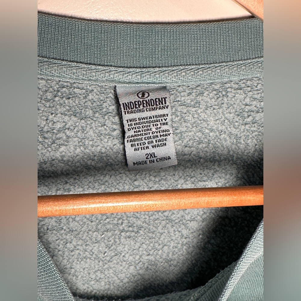 ALI WONG - Comedy Tour Pullover Sweatshirt, 2XL, Teal Green - Picture 5 of 10